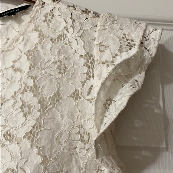 White lace top - Picture 2 of 4